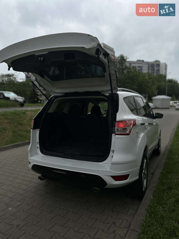 Позашляховик / Кросовер Ford Escape 2015 в Івано-Франківську