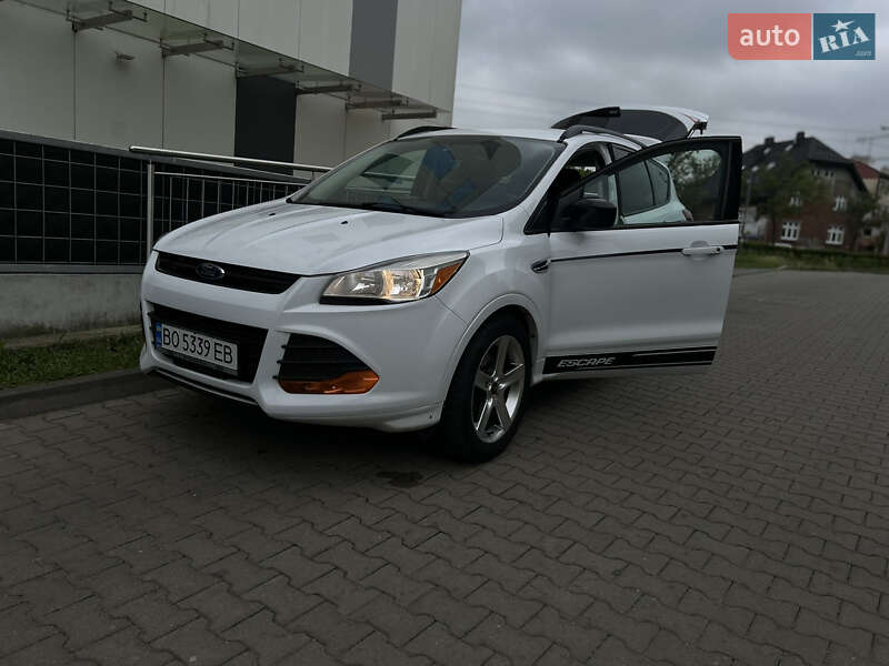 Позашляховик / Кросовер Ford Escape 2015 в Івано-Франківську