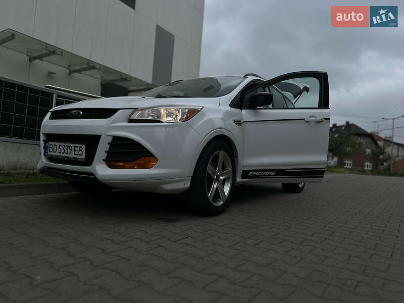 Позашляховик / Кросовер Ford Escape 2015 в Івано-Франківську
