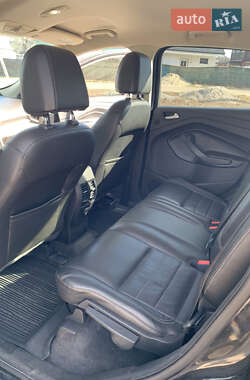 Позашляховик / Кросовер Ford Escape 2012 в 
