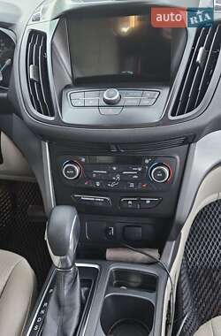 Внедорожник / Кроссовер Ford Escape 2018 в 