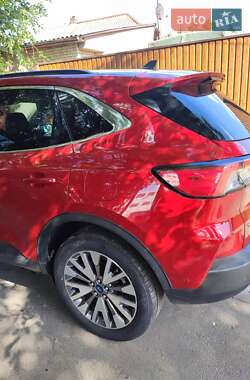 Внедорожник / Кроссовер Ford Escape 2020 в 
