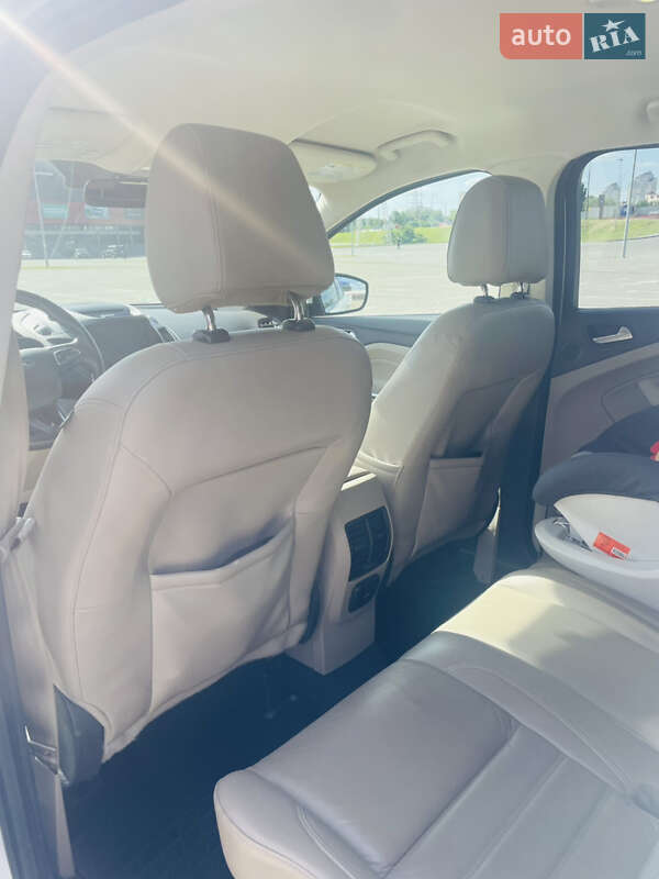 Внедорожник / Кроссовер Ford Escape 2016 в Киеве