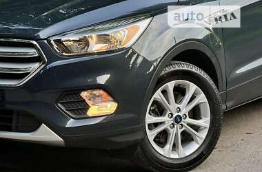 Внедорожник / Кроссовер Ford Escape 2018 в Львове