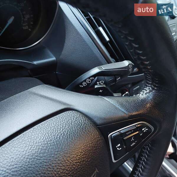 Внедорожник / Кроссовер Ford Escape 2016 в Доброполье