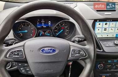 Внедорожник / Кроссовер Ford Escape 2016 в Хусте