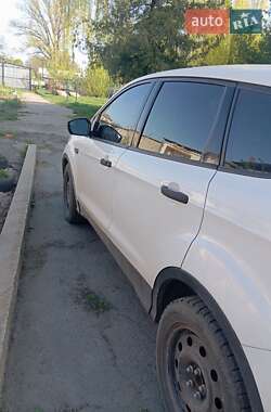 Внедорожник / Кроссовер Ford Escape 2016 в Умани