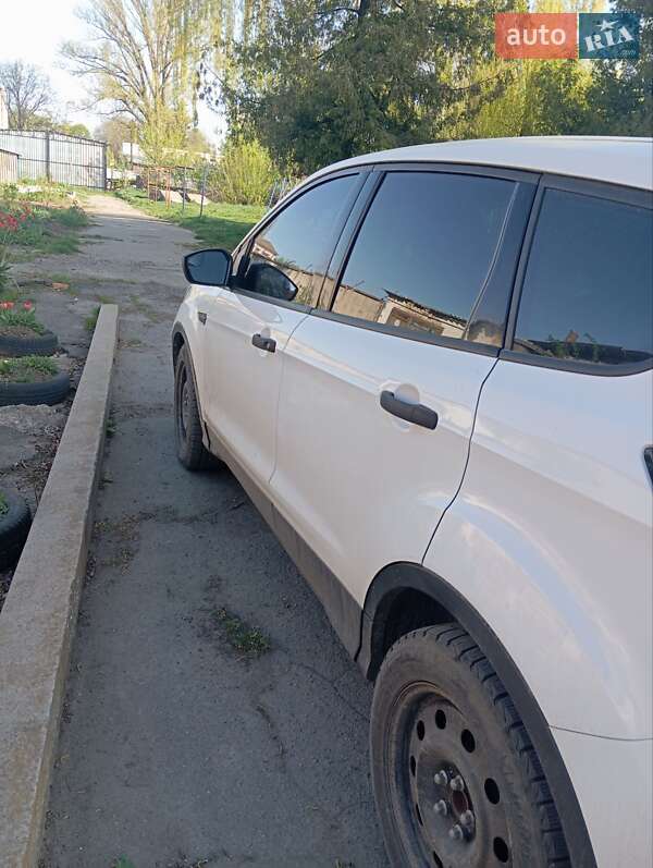 Внедорожник / Кроссовер Ford Escape 2016 в Умани