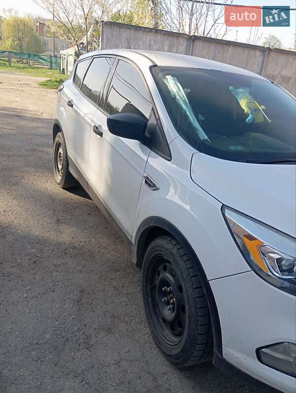 Внедорожник / Кроссовер Ford Escape 2016 в Умани
