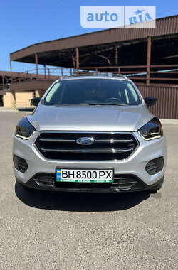Внедорожник / Кроссовер Ford Escape 2019 в 