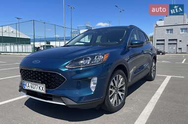 Внедорожник / Кроссовер Ford Escape 2020 в 