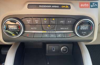 Внедорожник / Кроссовер Ford Escape 2020 в 