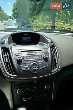 Внедорожник / Кроссовер Ford Escape 2016 в 
