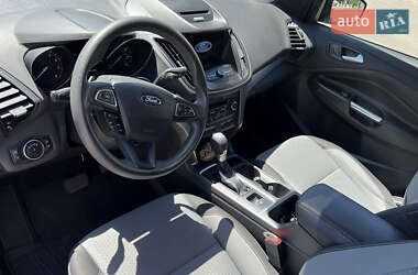 Позашляховик / Кросовер Ford Escape 2016 в Полтаві