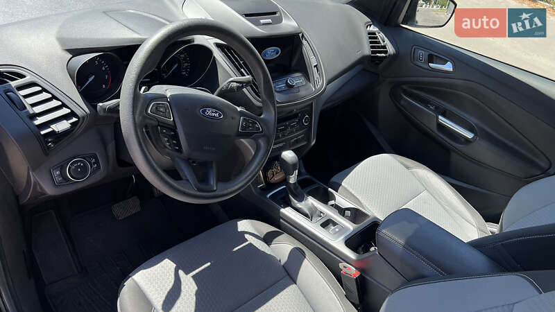 Внедорожник / Кроссовер Ford Escape 2016 в Полтаве