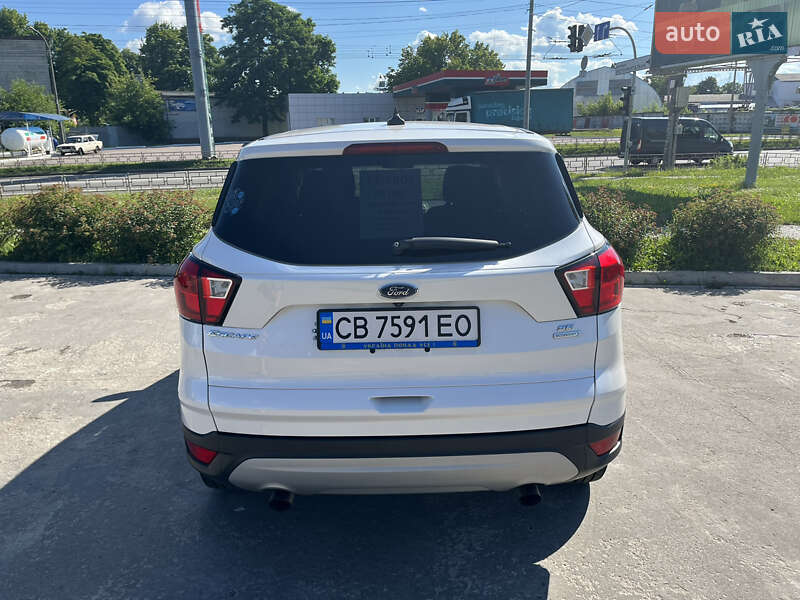 Позашляховик / Кросовер Ford Escape 2019 в Чернігові