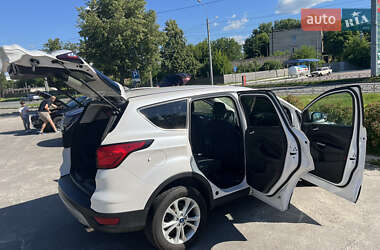 Позашляховик / Кросовер Ford Escape 2019 в Чернігові