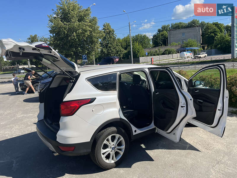 Позашляховик / Кросовер Ford Escape 2019 в Чернігові