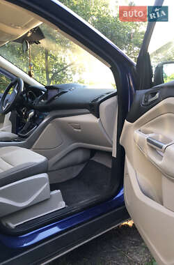 Внедорожник / Кроссовер Ford Escape 2012 в 