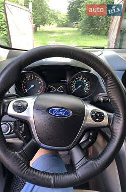 Внедорожник / Кроссовер Ford Escape 2012 в 