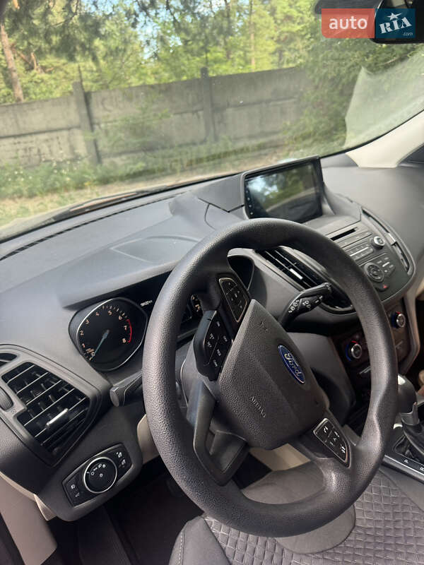 Позашляховик / Кросовер Ford Escape 2016 в Києві