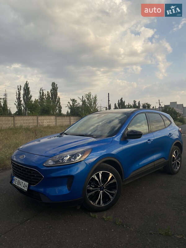 Внедорожник / Кроссовер Ford Escape 2021 в Кривом Роге
