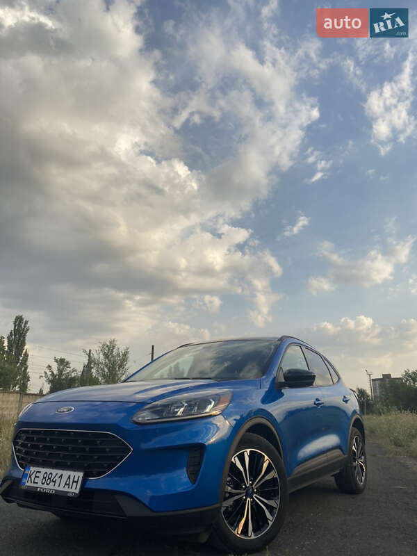 Внедорожник / Кроссовер Ford Escape 2021 в Кривом Роге
