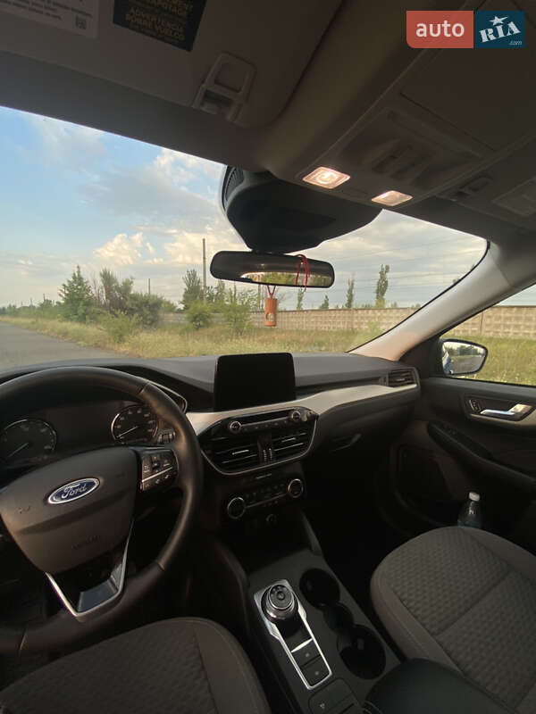 Внедорожник / Кроссовер Ford Escape 2021 в Кривом Роге