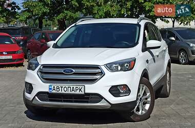 Внедорожник / Кроссовер Ford Escape 2017 в 