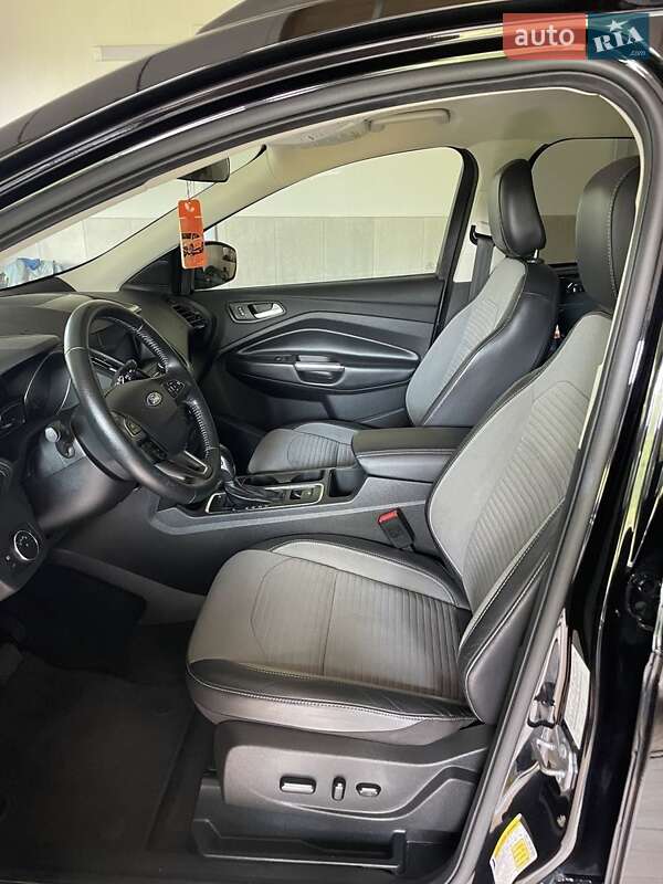 Внедорожник / Кроссовер Ford Escape 2019 в Полонном
