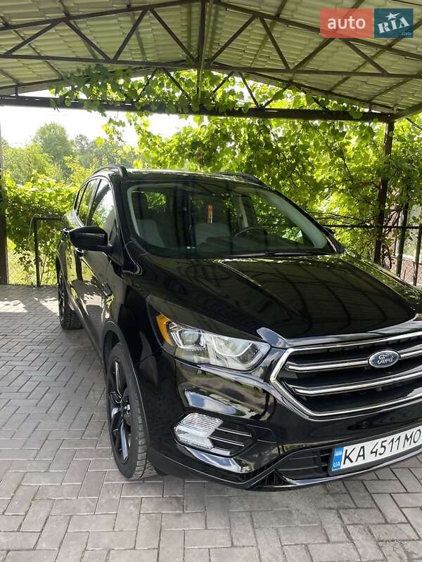 Внедорожник / Кроссовер Ford Escape 2019 в Полонном