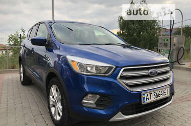 Позашляховик / Кросовер Ford Escape 2017 в Івано-Франківську