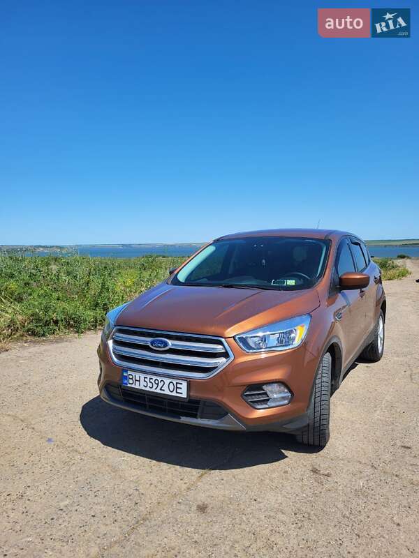 Внедорожник / Кроссовер Ford Escape 2016 в Одессе