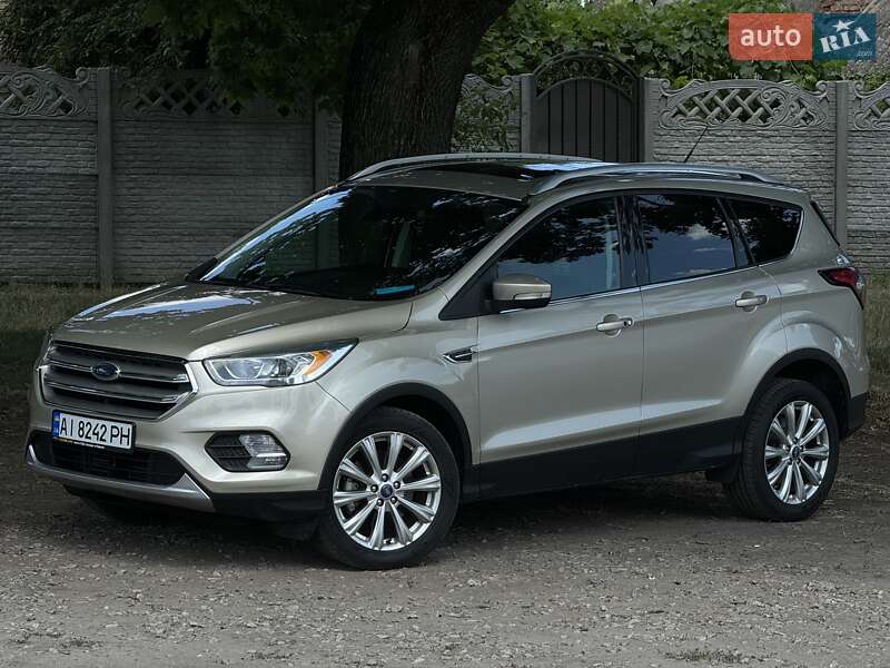 Внедорожник / Кроссовер Ford Escape 2017 в 