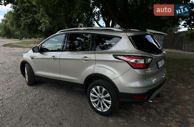 Внедорожник / Кроссовер Ford Escape 2017 в 