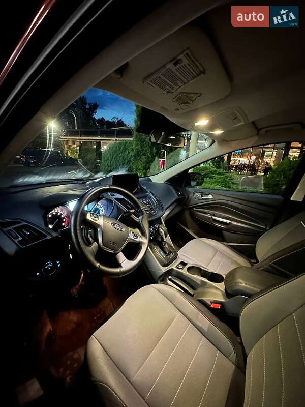 Внедорожник / Кроссовер Ford Escape 2015 в Днепре