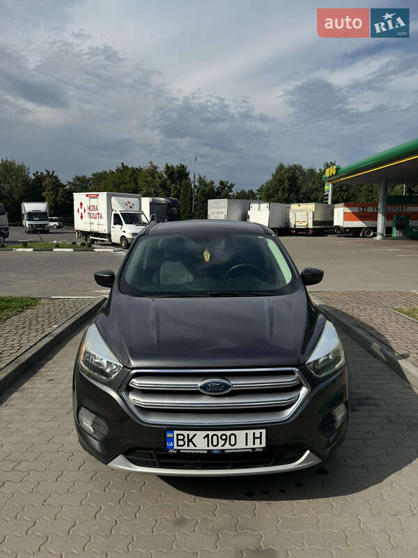 Внедорожник / Кроссовер Ford Escape 2016 в Ровно