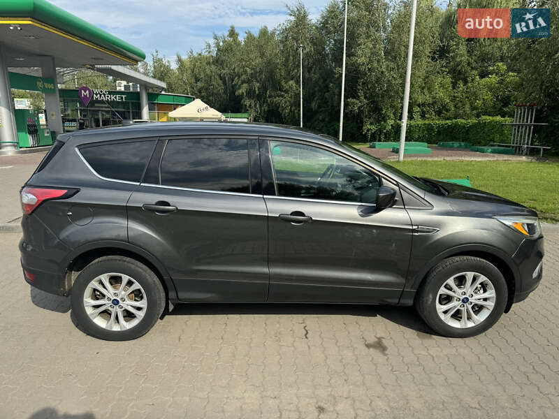 Внедорожник / Кроссовер Ford Escape 2016 в Ровно