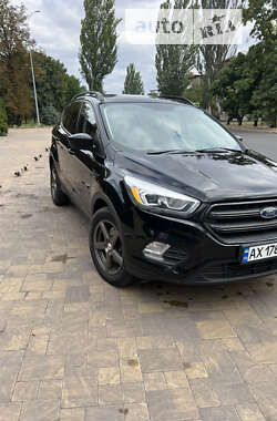 Внедорожник / Кроссовер Ford Escape 2017 в Покровском