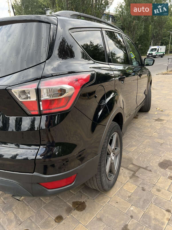 Внедорожник / Кроссовер Ford Escape 2017 в Васильковке