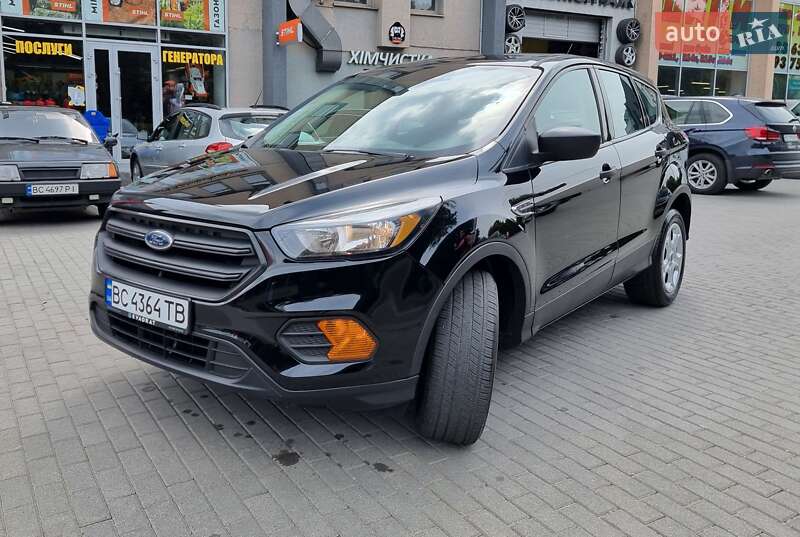 Внедорожник / Кроссовер Ford Escape 2018 в 