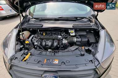 Внедорожник / Кроссовер Ford Escape 2018 в 