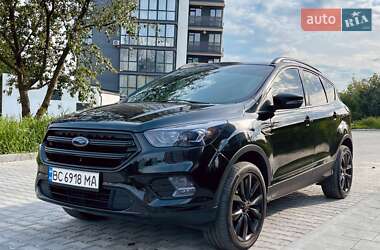 Внедорожник / Кроссовер Ford Escape 2017 в 