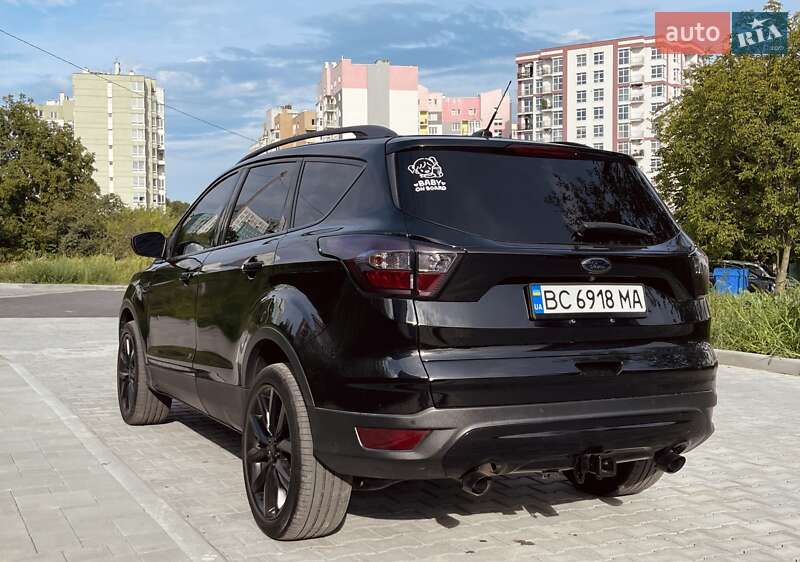 Внедорожник / Кроссовер Ford Escape 2017 в Львове