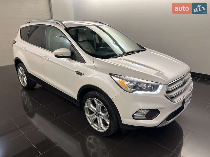 Внедорожник / Кроссовер Ford Escape 2017 в 