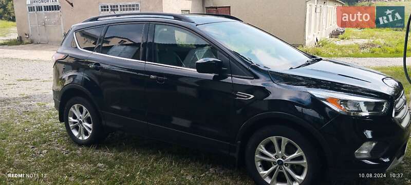 Внедорожник / Кроссовер Ford Escape 2017 в Черновцах