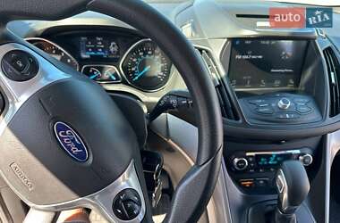Внедорожник / Кроссовер Ford Escape 2016 в Львове