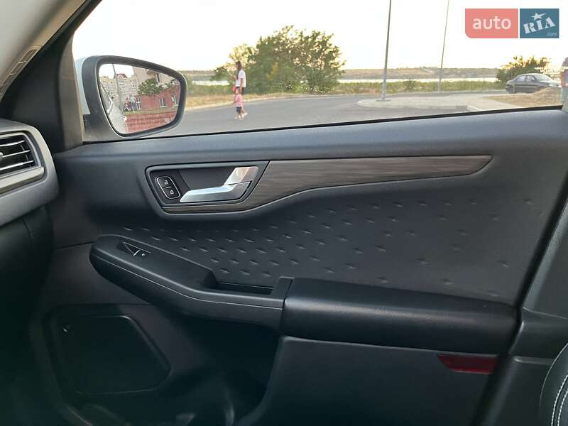 Внедорожник / Кроссовер Ford Escape 2020 в Николаеве