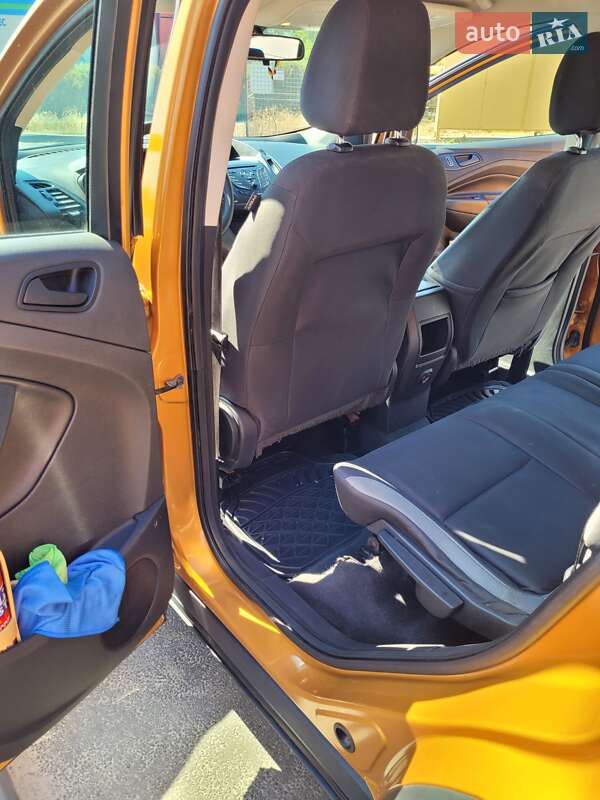 Позашляховик / Кросовер Ford Escape 2016 в Кривому Розі