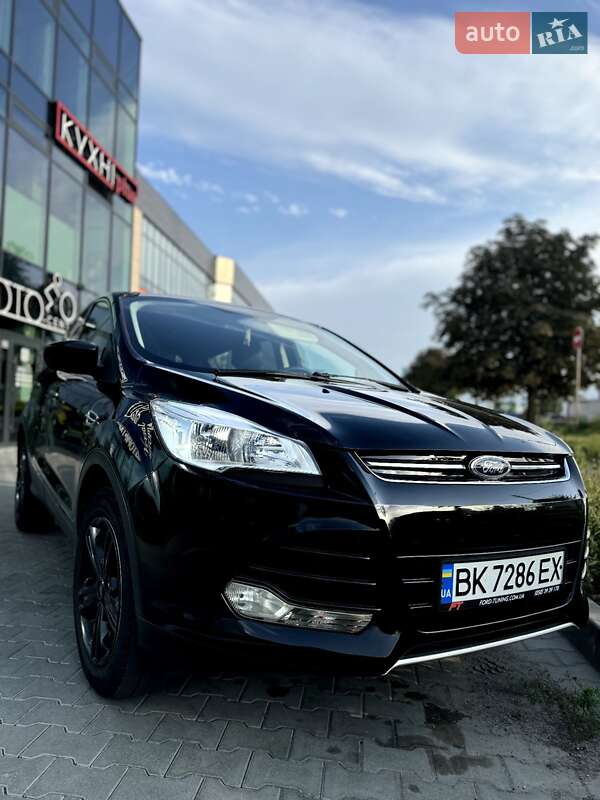 Внедорожник / Кроссовер Ford Escape 2015 в Ровно